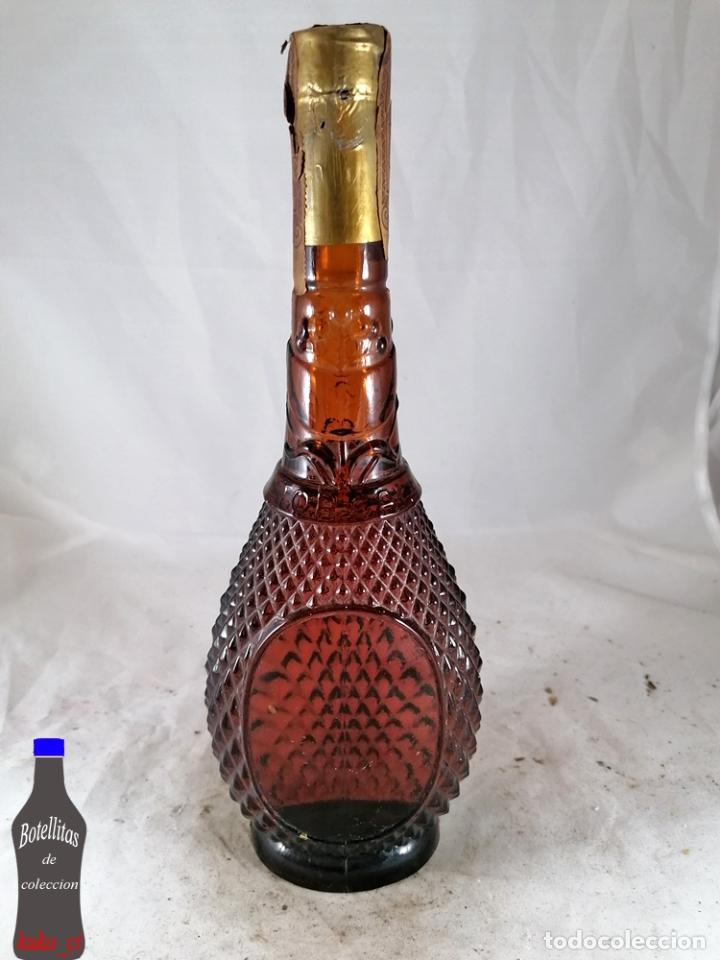 Collection of wines and liquors: BOTELLA ANIS TORCAL NUESTRA SE&Ntilde;ORA DE LA CABEZA MALAGA
