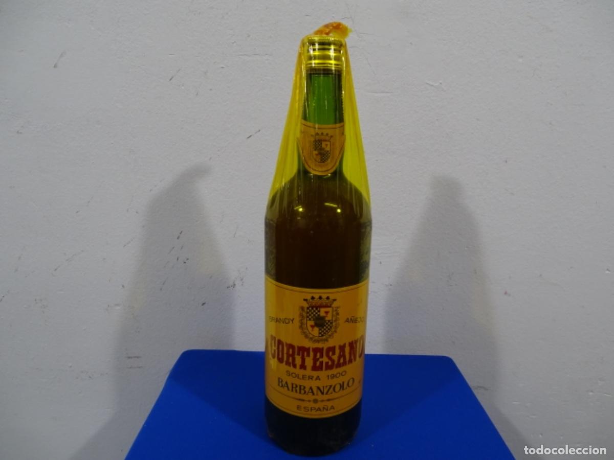 Coleccionismo de vinos y licores: BRANDY A&Ntilde;EJO CORTESANO SOLERA 1900. BARBANZOLO. IMPUESTO 4 PESETAS.