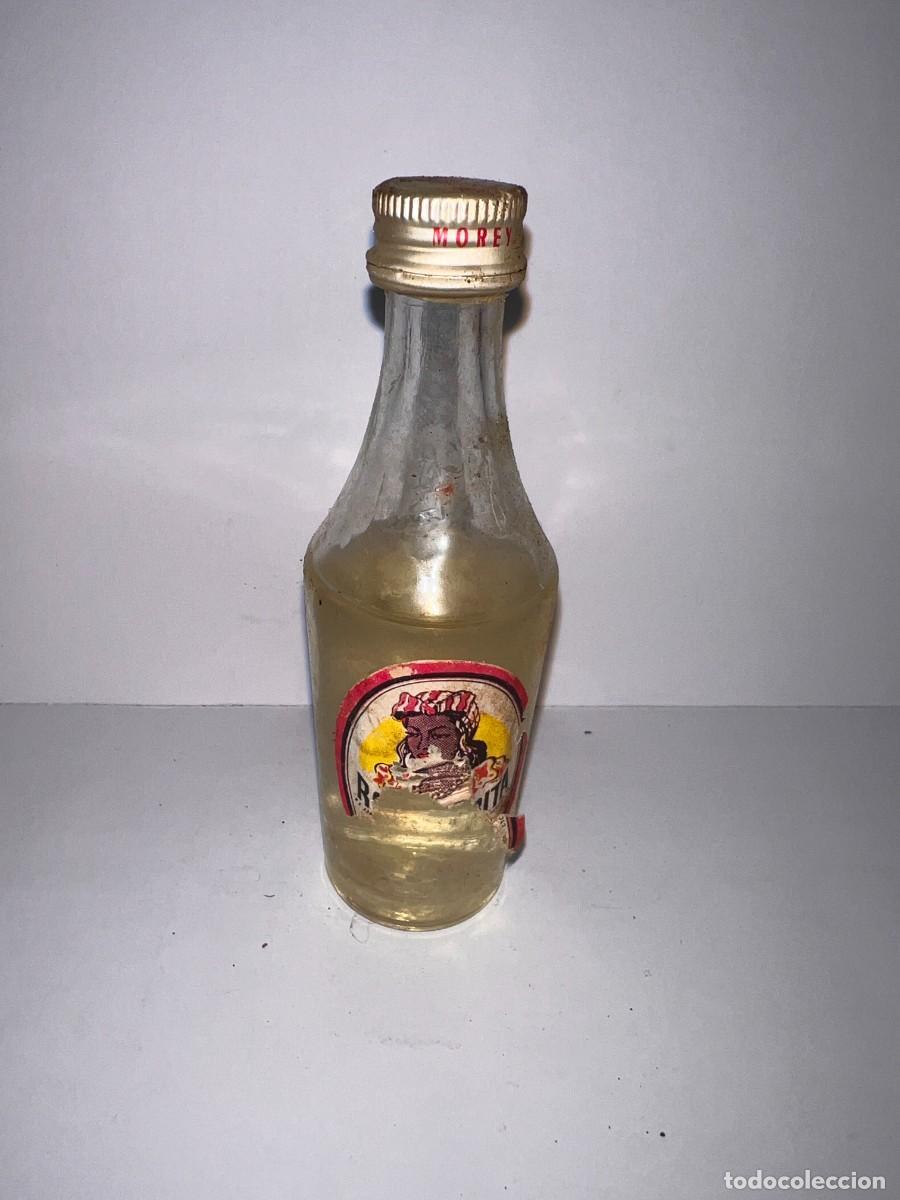 Sammlung von Weinen und Lik&ouml;ren: BOTELLIN. RON NEGRITA. DESTILERIAS MOREY.
