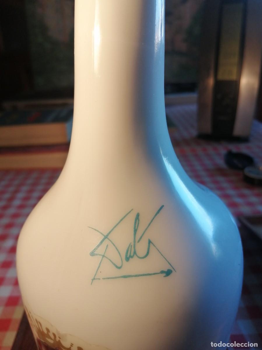 Coleccionismo de vinos y licores: Botella de Brandy de Osborne-Dal&iacute;. - Foto 2