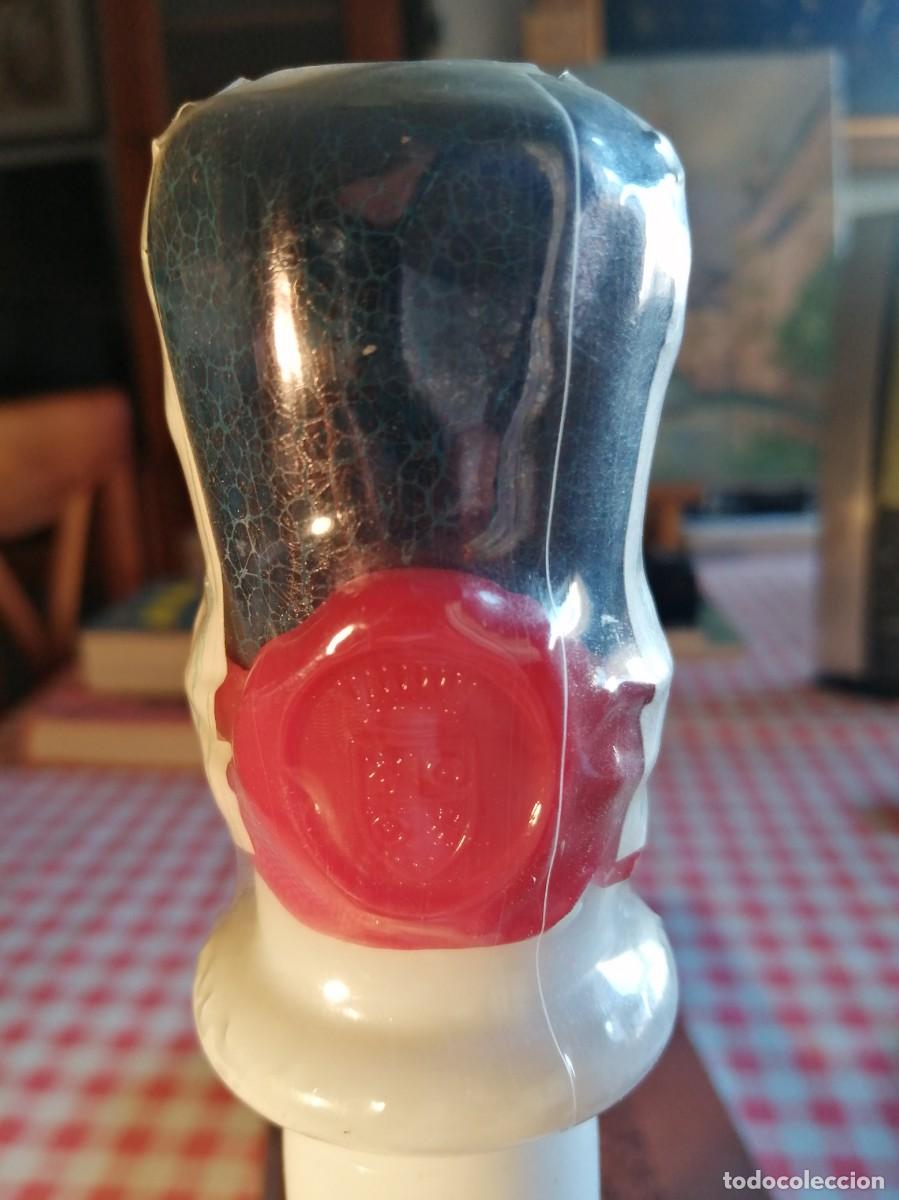 Coleccionismo de vinos y licores: Botella de Brandy de Osborne-Dal&iacute;. - Foto 5