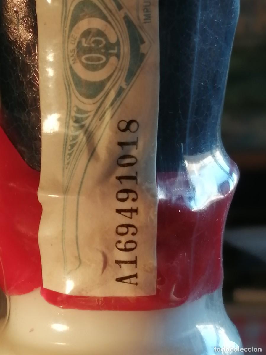 Coleccionismo de vinos y licores: Botella de Brandy de Osborne-Dal&iacute;. - Foto 10