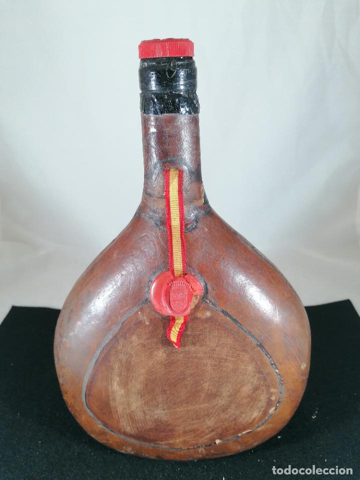 Colecionismo de vinhos e licores: BOTELLA MAGNO OSBORNE FORRADA DE CUERO