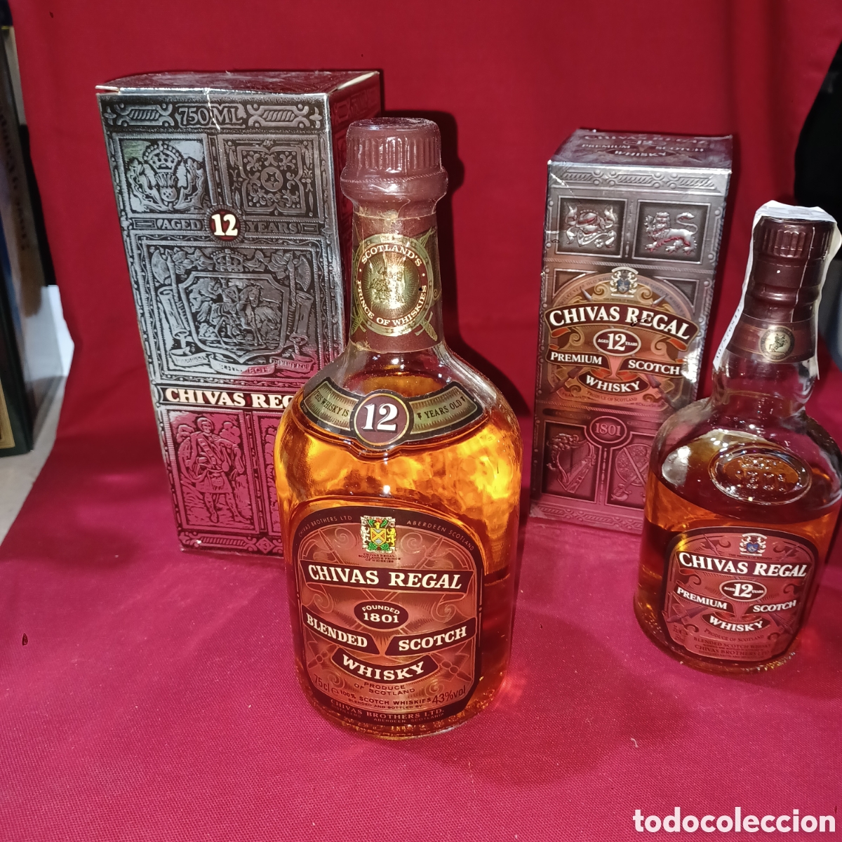 Coleccionismo de vinos y licores: 2 Botellas de CHIVAS REGAL de 750 ml completa y de 350 ml sin abrir pero con visible evaporaci&oacute;n