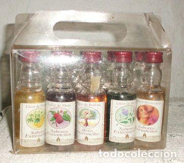 Coleccionismo de vinos y licores: ESTUCHE CON 10 BOTELLINES. LICORES &rdquo;SABORES EXTREME&Ntilde;OS&rdquo;. ALMENDRALEJO RF-6073