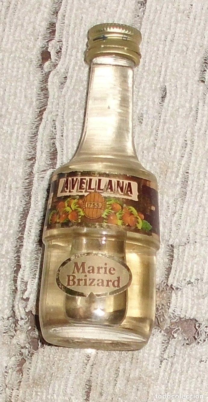 Coleccionismo de vinos y licores: BOTELLIN LICOR DE AVELLANA &rdquo;MARIE BRIZARD&rdquo;. ZIZURKIL. GUIPUZCOA RF-6109
