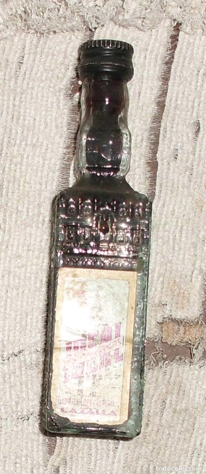 Coleccionismo de vinos y licores: BOTELLIN LICOR CREMA DE GUINDAS IDEAL. BODEGAS GABRIEL LOPEZ-CEPERO. CAZALLA RF-6130