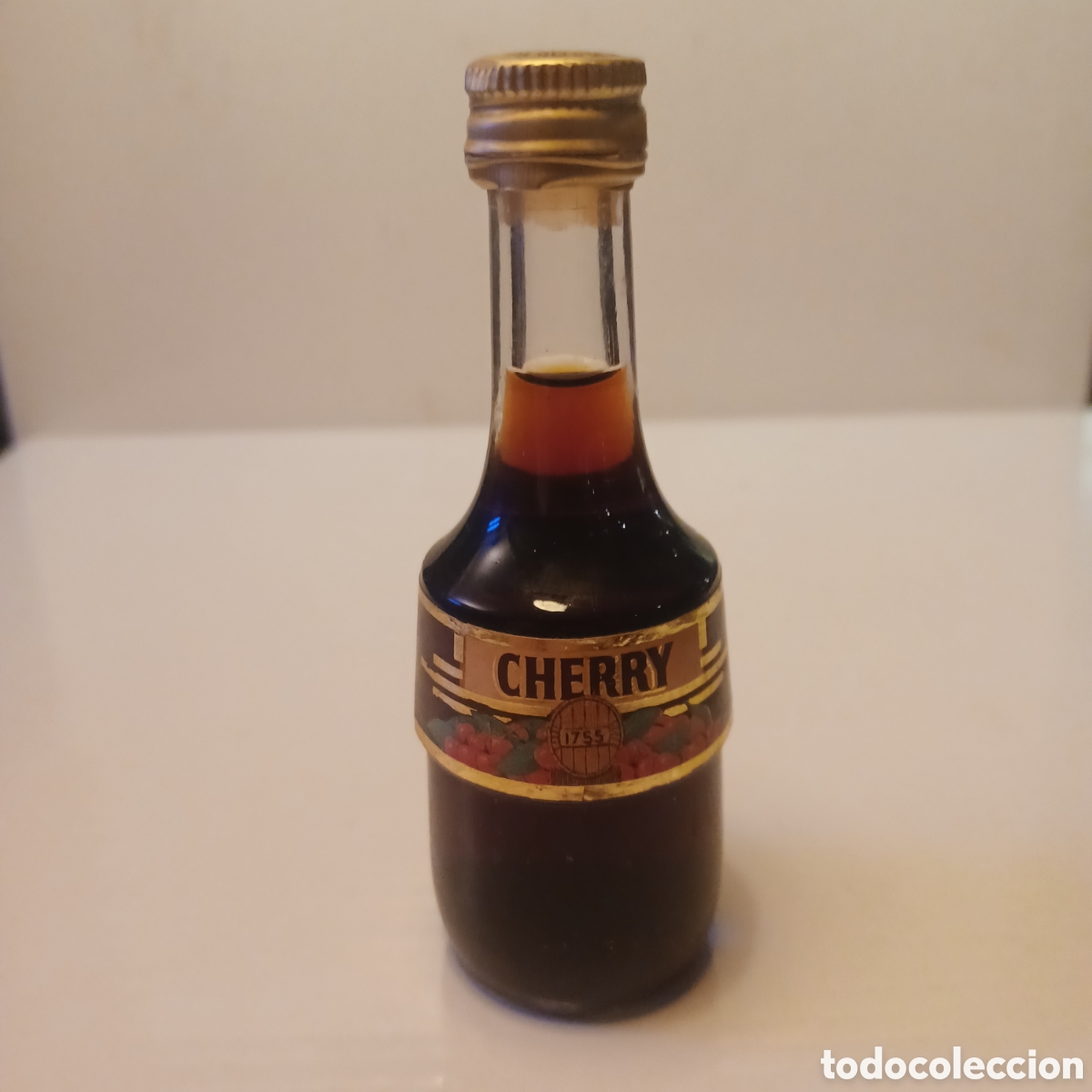 Coleccionismo de vinos y licores: Miniatura botellin cristal mini botella licor de cereza cherry Marie Brizard 11 cm altura