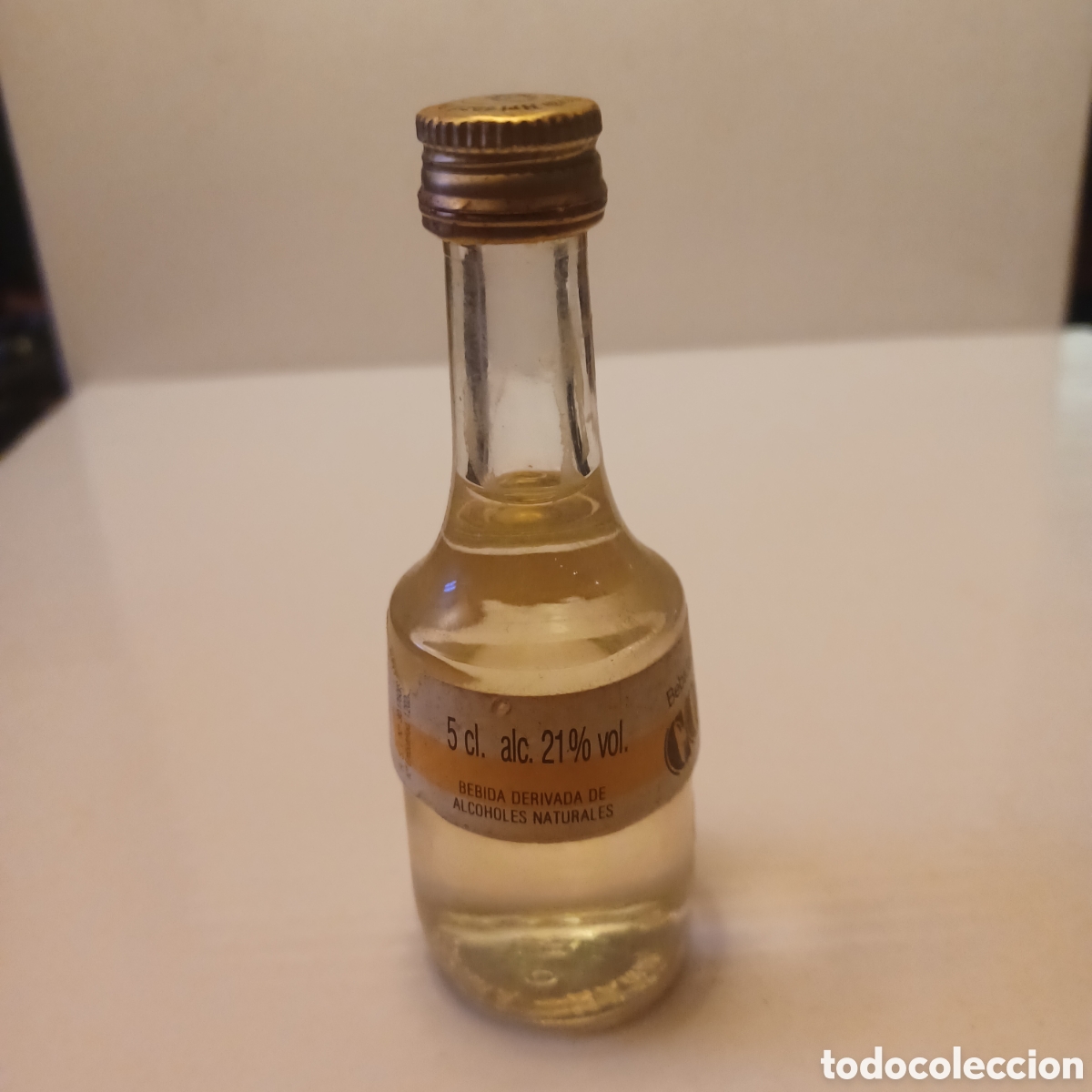 Coleccionismo de vinos y licores: Miniatura botellin cristal mini botella licor de coco Coconut Marie Brizard 11 cm altura