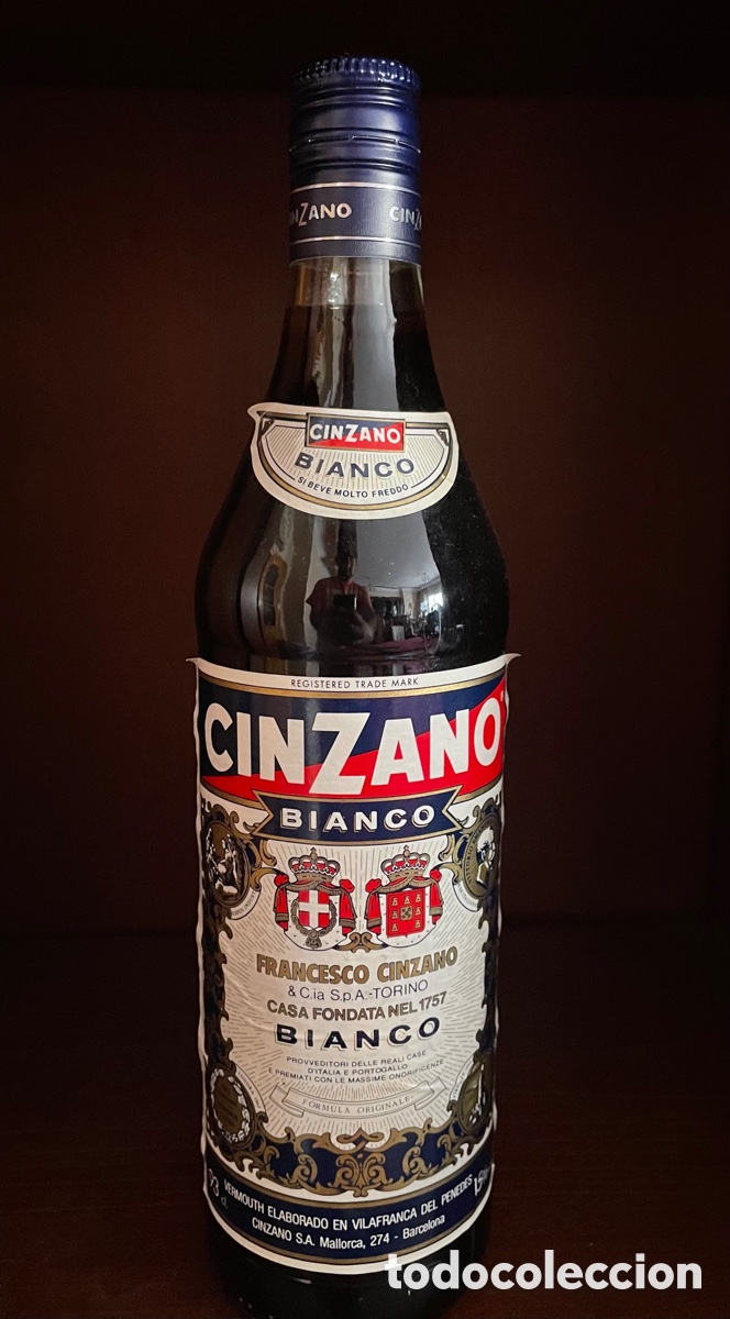 Botella de Cinzano Bianco