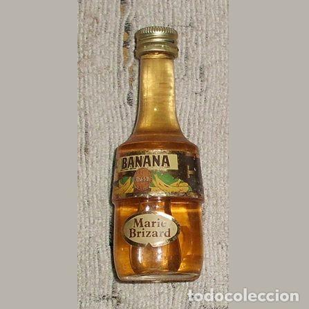 Coleccionismo de vinos y licores: BOTELLIN LICOR DE BANANA MARIE BRIZARD. ZERKUKIL. GUIPUZCOA RF-6386