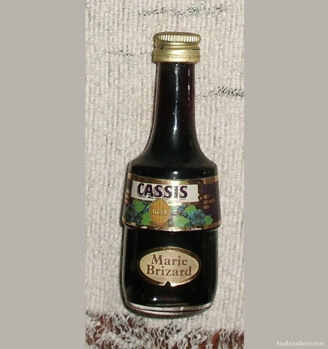 Coleccionismo de vinos y licores: BOTELLIN DE LICOR CASSIS. MARIE BRIZARD. ZIRKUKIL. GUIPUZCOA RF-6329