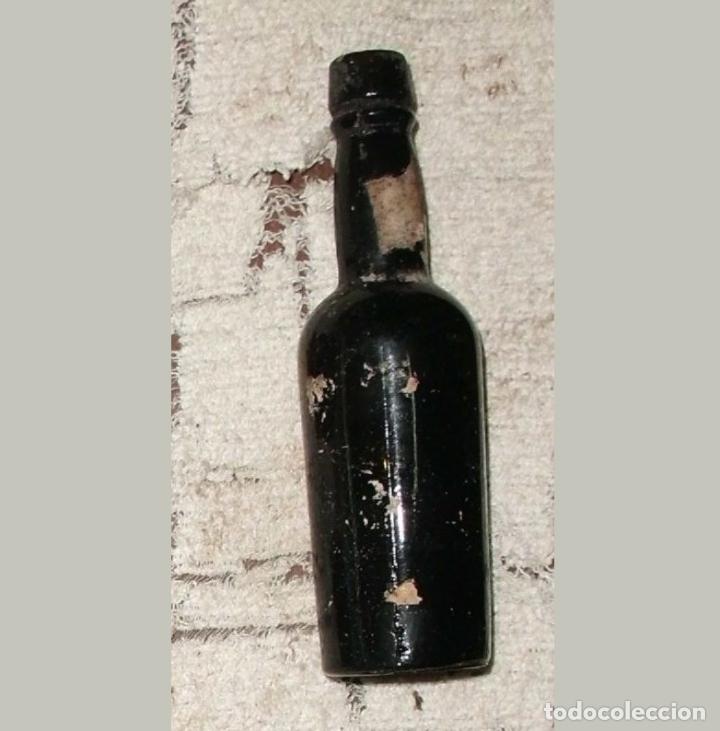 Coleccionismo de vinos y licores: BOTELLIN DE VINO FALTO DE ETIQUETA Y SIN LIQUIDO RF-6445