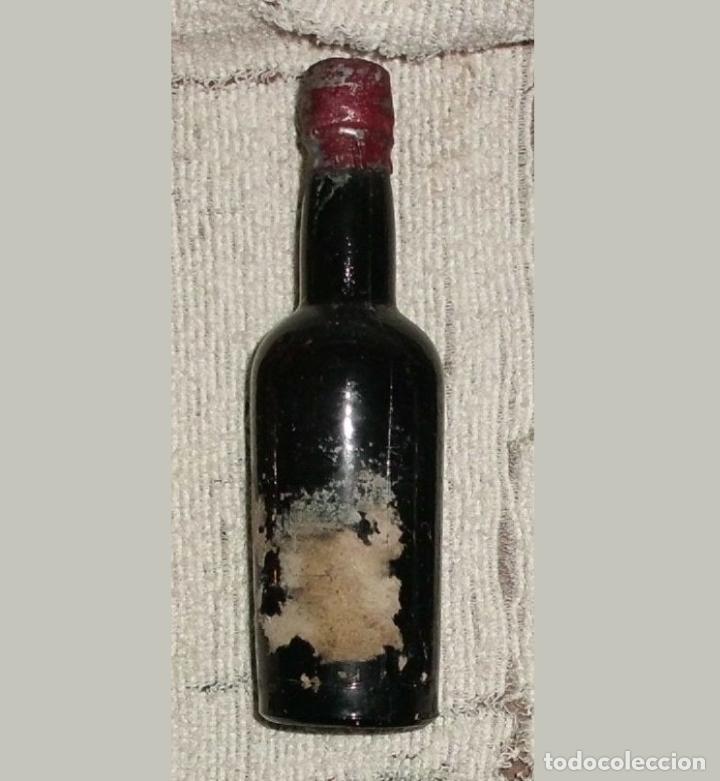 Coleccionismo de vinos y licores: BOTELLIN DE VINO. FALTO DE ETIQUETA. RF-6452