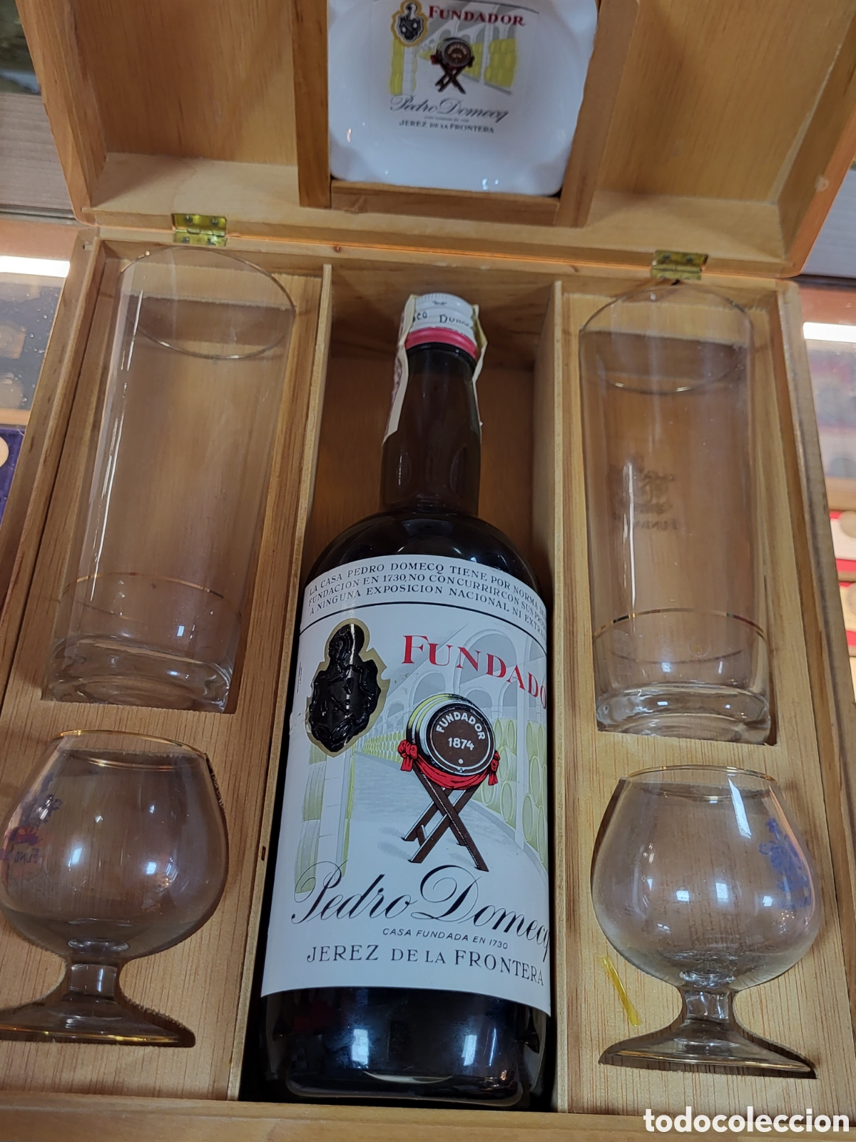 Coleccionismo de vinos y licores: ESTUCHE CAJA MADERA PEDRO DOMECQ VINO CON CUATRO COPAS Y CENICERO LA CARTUJA PIKMAN