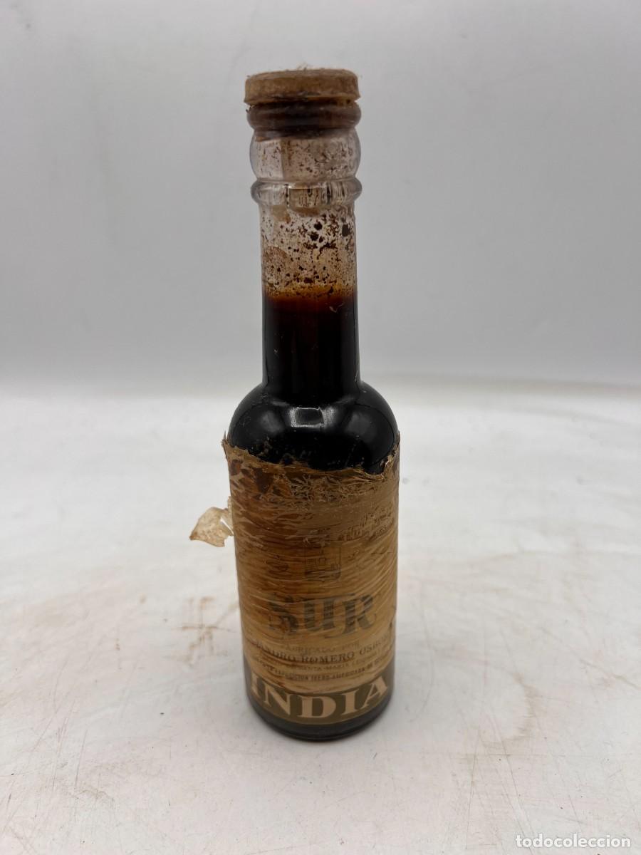 Sammlung von Weinen und Lik&ouml;ren: BOTELLIN. SUR. INDIA. ALEJANDRO ROMERO OSBORNE. PUERTO SANTA MARIA. 19.5 CM ALTO