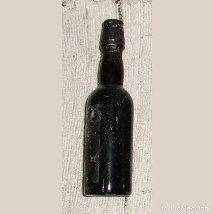 Coleccionismo de vinos y licores: BOTELLIN DE VINO. FALTO DE ETIQUETA RF-6483