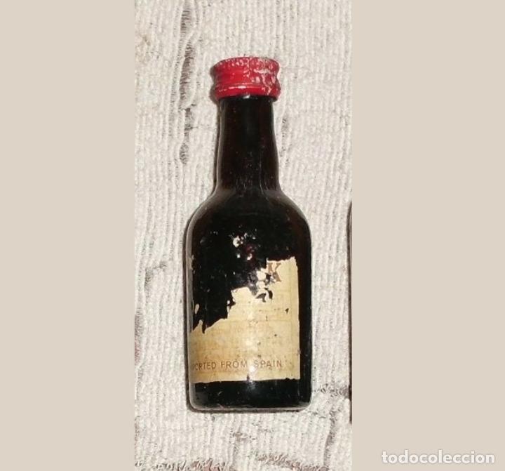 Coleccionismo de vinos y licores: BOTELLIN DE VINO. ETIQUETA EN MAL ESTADO RF-6485