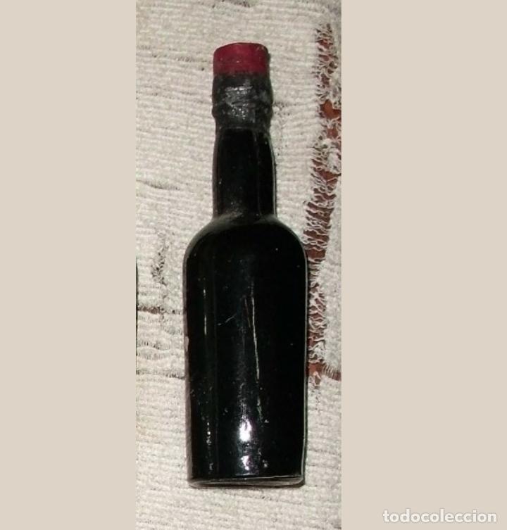 Coleccionismo de vinos y licores: BOTELLIN DE VINO. FALTO DE ETIQUETA RF-6490