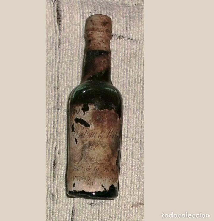 Coleccionismo de vinos y licores: BOTELLIN DE VINO. FALTO DE ETIQUETA RF-6492