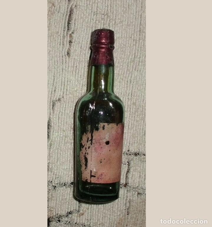 Coleccionismo de vinos y licores: BOTELLIN DE VINO. ETIQUETA EN MAL ESTADO RF-6500