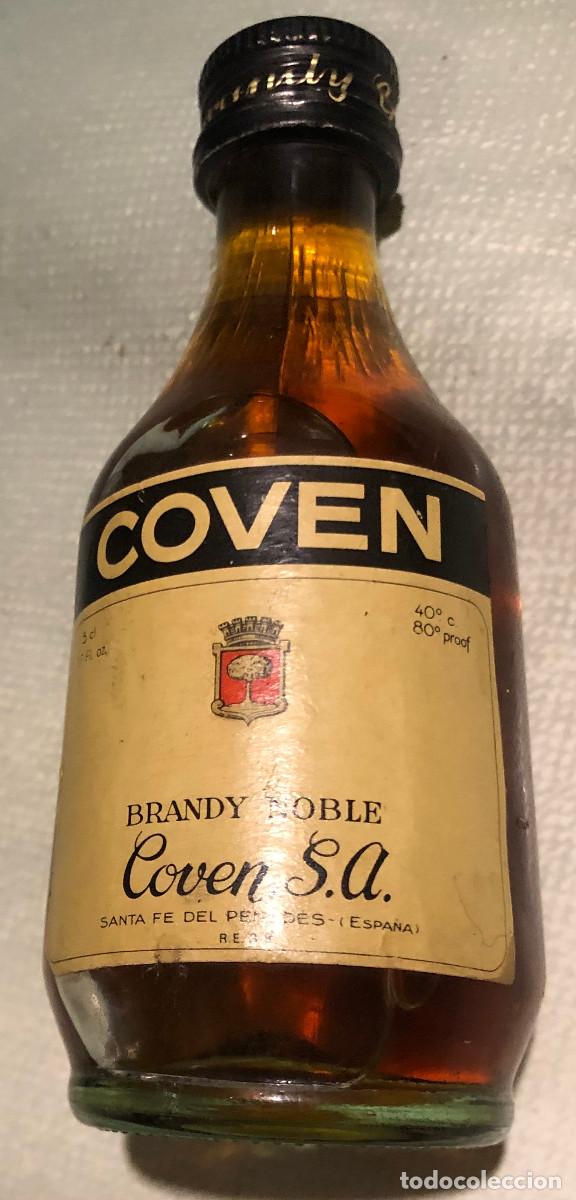 Coleccionismo de vinos y licores: Botellita o botell&iacute;n de brandy noble Coven. Santa Fe del Pened&eacute;s, Barcelona. A&ntilde;os 70. Cerrada.