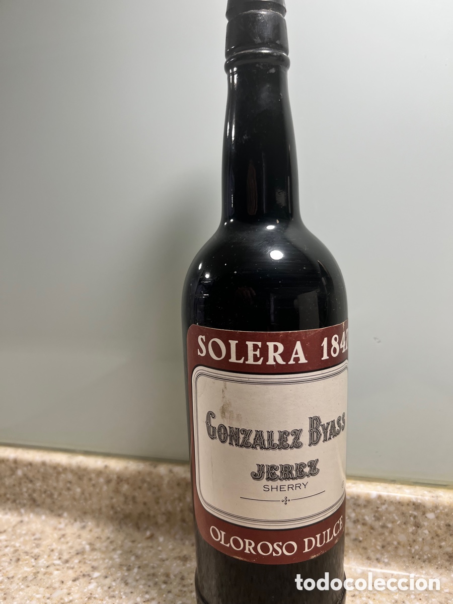 Sammlung von Weinen und Lik&ouml;ren: Antigua botella de OLOROSO DULCE solera 1847 de Gonz&aacute;lez Byass Tapon descorchado, por su antigued