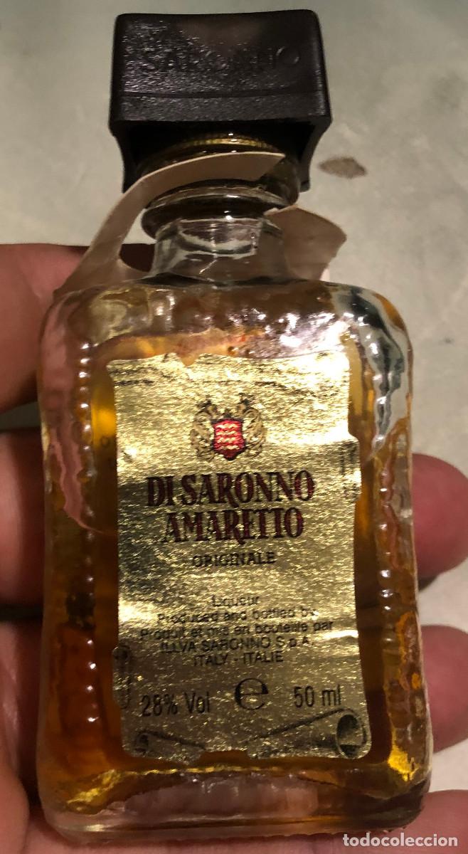 Coleccionismo de vinos y licores: Botellita o botell&iacute;n de licor Di Saronno Amaretto. Italia. A&ntilde;os 90. Nueva cerrada.