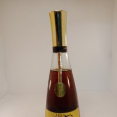 Coleccionismo de vinos y licores: BOTELLA DE SAQUÉ GOLD FUKUMUSUME AÑOS 70