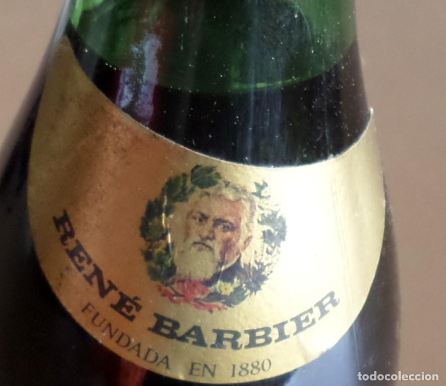 Coleccionismo de vinos y licores: Botella RENE BARBIER tinto - Foto 3