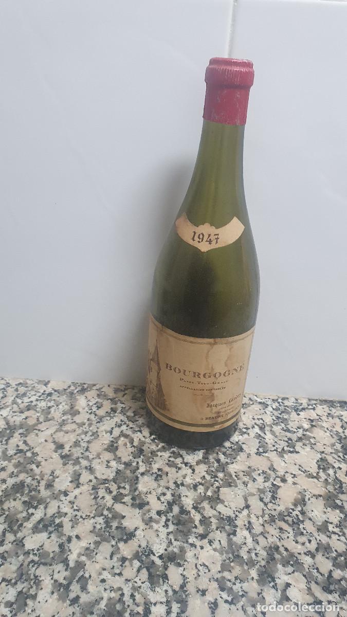 Coleccionismo de vinos y licores: ANTIGUA BOTELLA VINO BOURGOGNE A&Ntilde;O 1947 ETIQUETAS DE PAPEL VACIA.