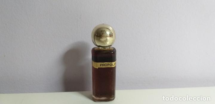Collection of wines and liquors: Botellita, botellin antiguo de propolis