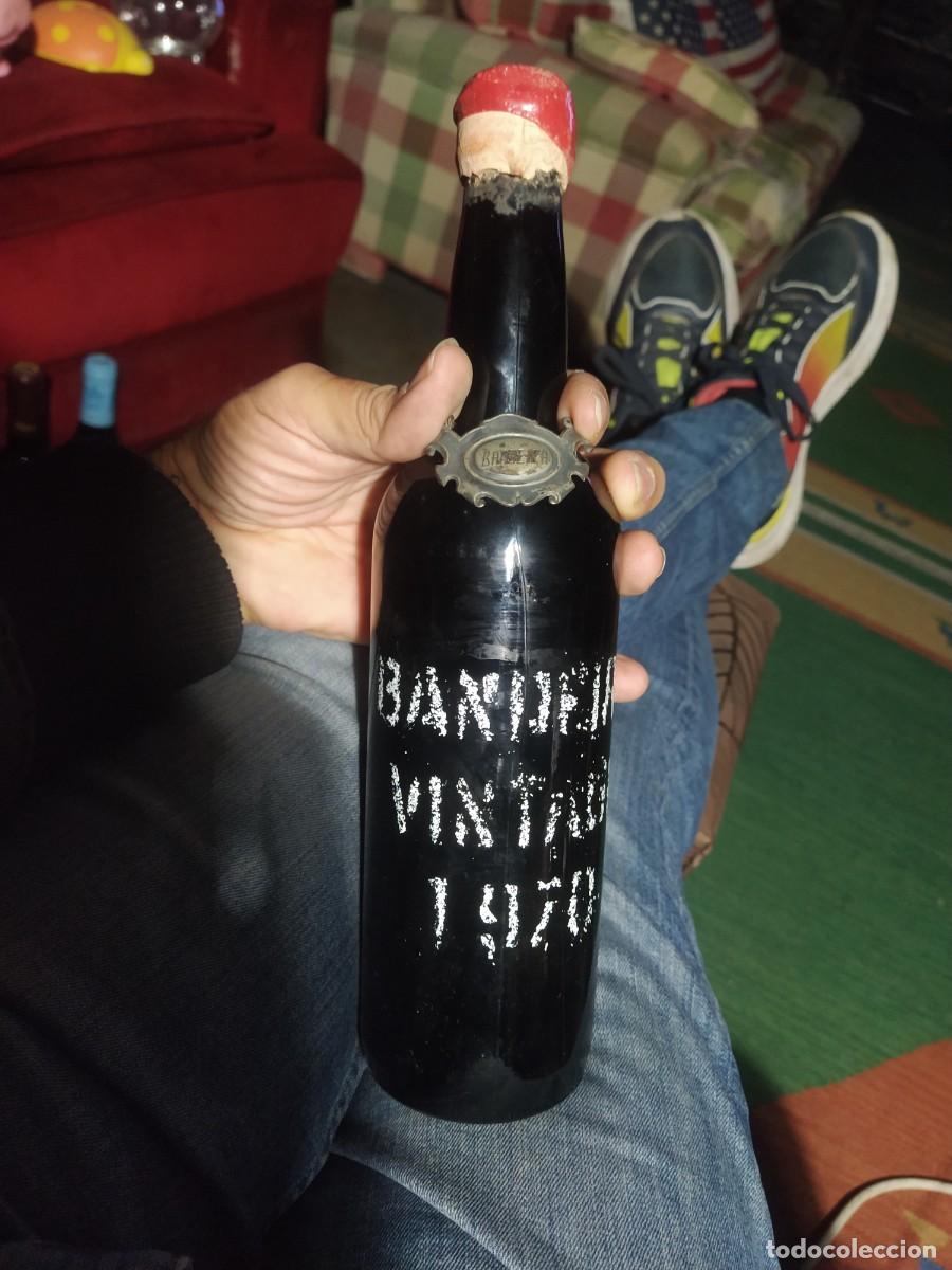 Coleccionismo de vinos y licores: Vino Bandeira Vintage 1970. Tap&oacute;n lacrado rojo. placa medalla plata..precintada. Historia de vigo