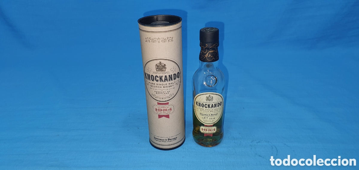Coleccionismo de vinos y licores: BOTELLIN EN CAJA. KNOXKANDO SCOTCH WHISKY. SIN ABRIR, LICOR EVAPORADO