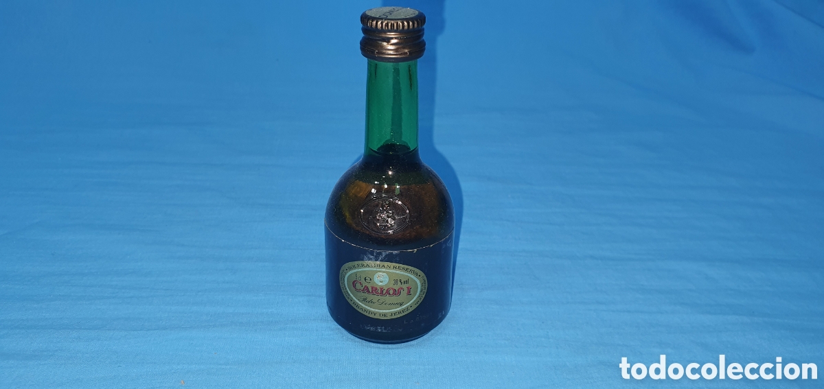 Coleccionismo de vinos y licores: BOTELLIN BRANDY CARLOS I, PEDRO DOMECQ. SIN ABRIR