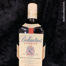 Coleccionismo de vinos y licores: ANTIGUA BOTELLA DE BALLANTINE'S FINEST BLENDED SCOTCH WHISKY, 1L, 27CM