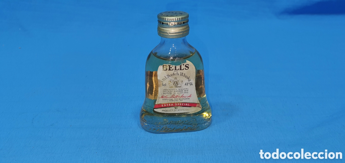 Coleccionismo de vinos y licores: BOTELLIN BELL'S SCOTCH WHISKY EXTRA SPECIAL. SCOTLAND. SIN ABRIR