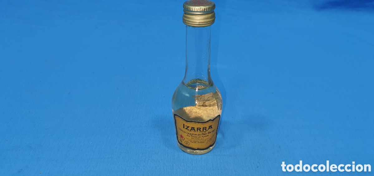 Coleccionismo de vinos y licores: BOTELLIN LICOR IZARRA. SIN ABRIR