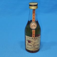 Coleccionismo de vinos y licores: BOTELLIN GRAN TORRES LIQVOR. SIN ABRIR