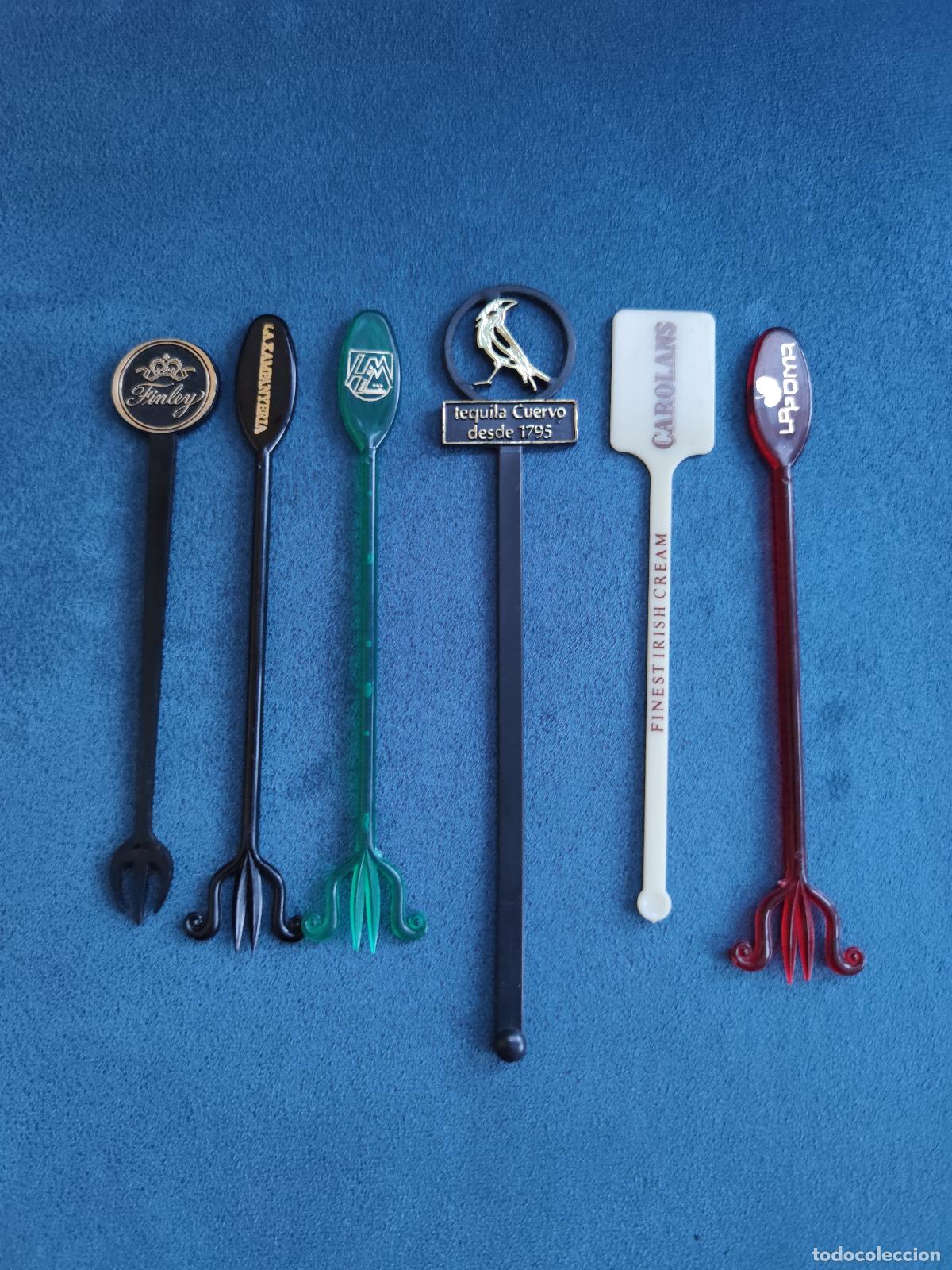 Sammlung von Weinen und Lik&ouml;ren: Lote de 6 cucharitas para mezclar cocteles de diferentes locales de Barcelona y diferentes licores.