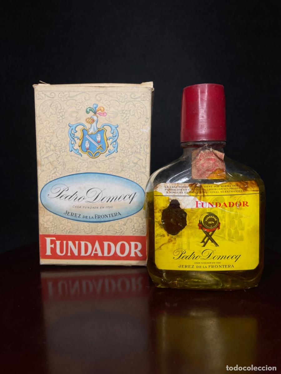 Coleccionismo de vinos y licores: Botella Fundador - Pedro Domecq
