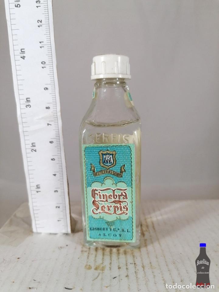 Coleccionismo de vinos y licores: BOTELLITA BOTELLIN GINEBRA SERPIS GISBERT Y CIA ALCOY