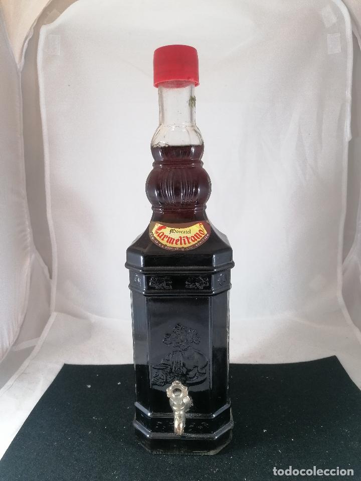 Sammlung von Weinen und Lik&ouml;ren: BOTELLA BOTELLON MOSCATEL CARMELITANO CON GRIFO 2 LITROS