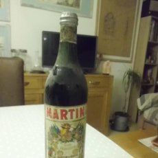 Coleccionismo de vinos y licores: BOTELLA MARTINI VINO VERMUT, VERMOUTH MARTINI & ROSSI. TAPÓN PLOMO. AÑOS 50-60
