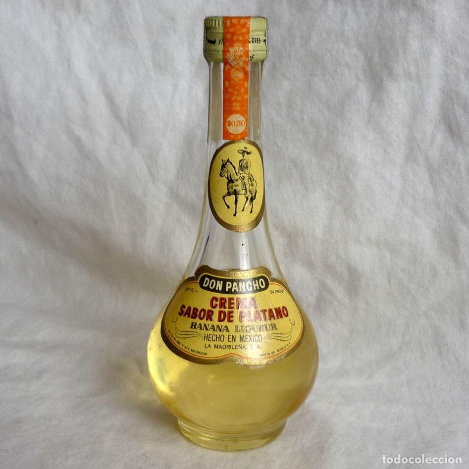 Sammlung von Weinen und Lik&ouml;ren: Botell&iacute;n Crema sabor de pl&aacute;tano La Madrile&ntilde;a M&eacute;xico