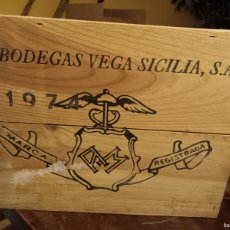 Coleccionismo de vinos y licores: CAJA 3 BOTELLAS VINO VEGA SICILIA ÚNICO 1974