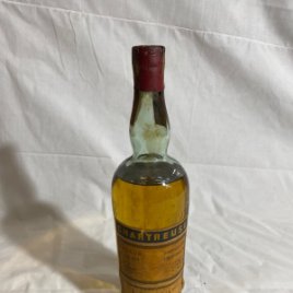 Botella Cumbre amarilla de licor Chartreuse Tarragona sin abrir tapón de corcho precinto 1,60 ptas