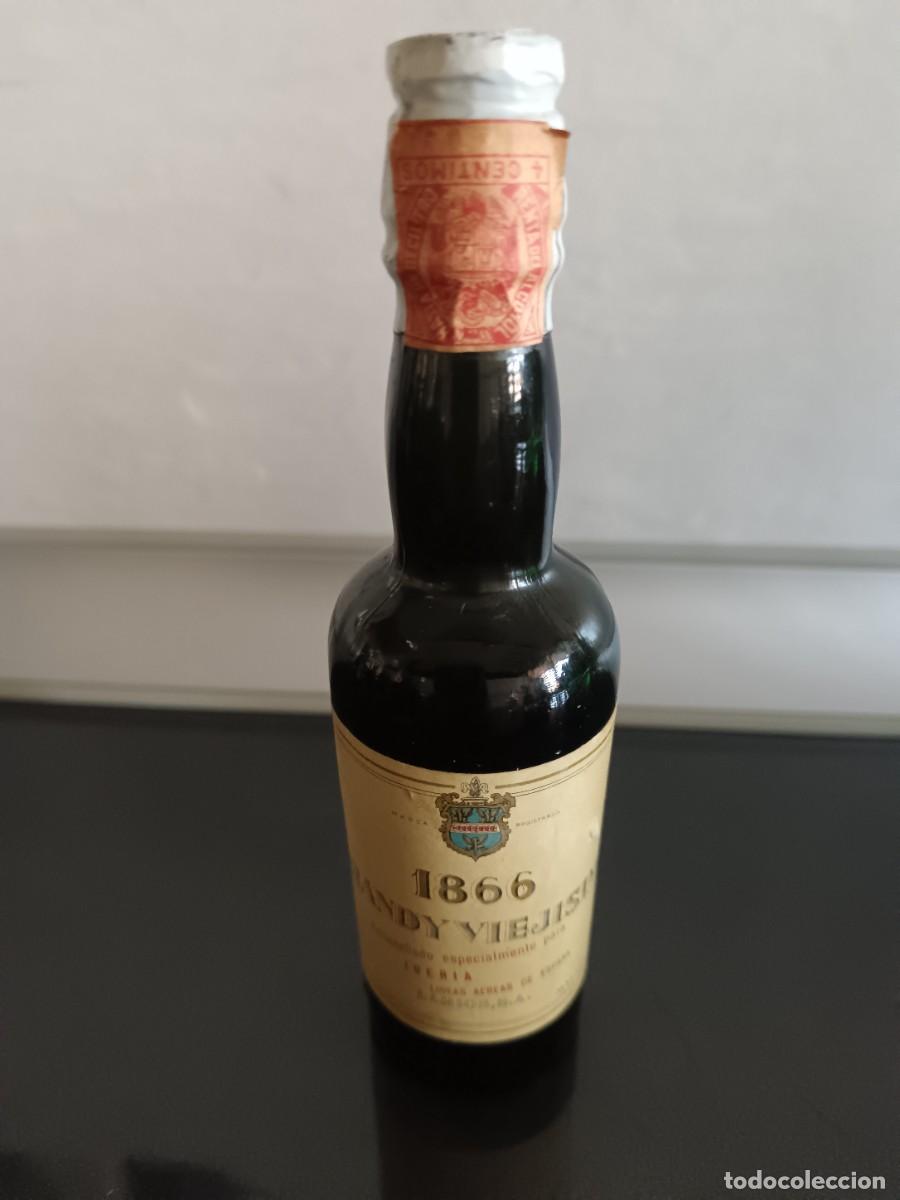 Coleccionismo de vinos y licores: Botellita brandy viejisimo sello 4 cents. Iberia. Entrega en mano Madrid