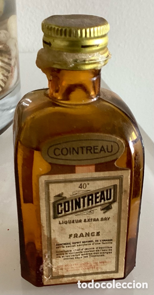 Coleccionismo de vinos y licores: Botellita de Cointreau - Foto 1