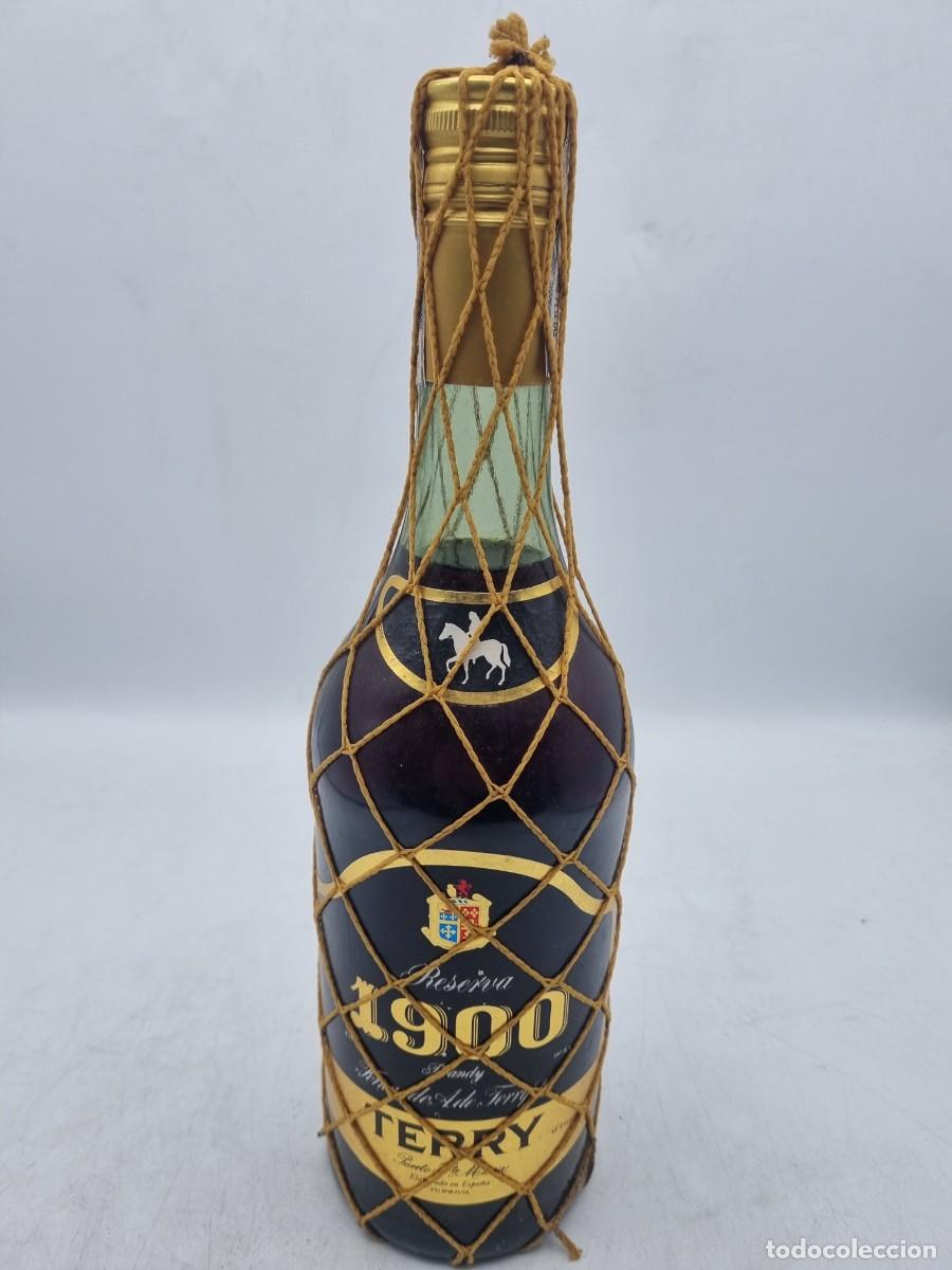 Sammlung von Weinen und Lik&ouml;ren: BOTELLA. BRANDY. RESERVA 1900. TERRY. PTO. STA. MARIA. 75 CL. 38% VOL. A&Ntilde;O 1985. CERRADA.
